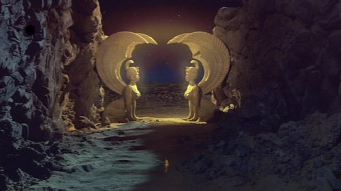 first-gate-of-the-southern-oracle